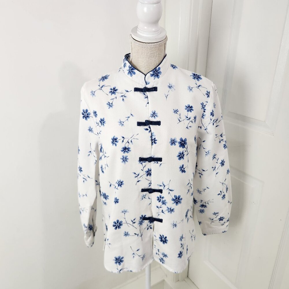 Pendleton Jacket Womens 12 White Blue Dainty Floral Tai Chi Knot Toggle Buttons